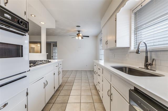 Building Photo - 10535 Chesterton Dr