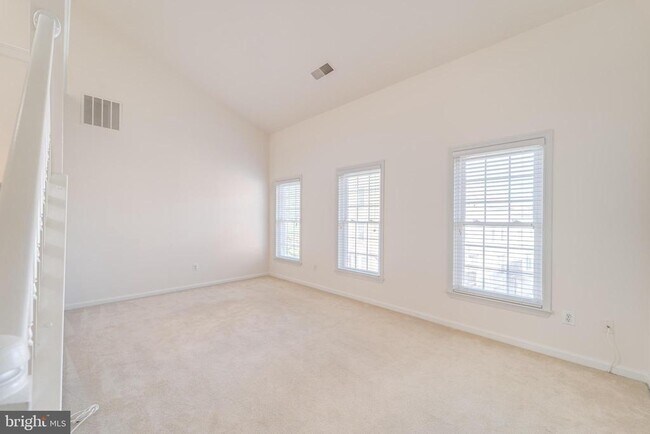 Building Photo - 4656 Kirkland Pl