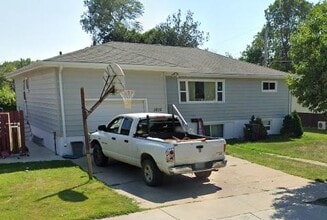 Building Photo - 1615 Hanaford Ave