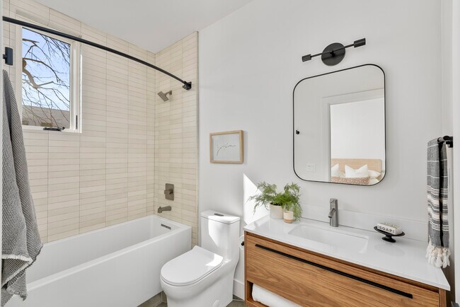 Building Photo - 2230 I St