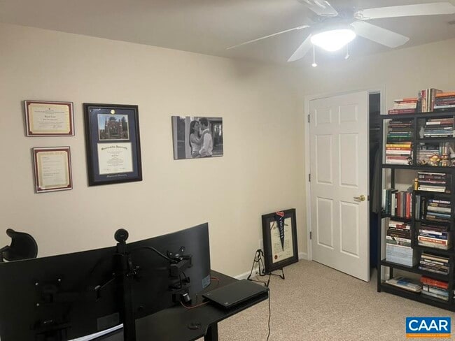 Building Photo - 1420 Lilac Ct