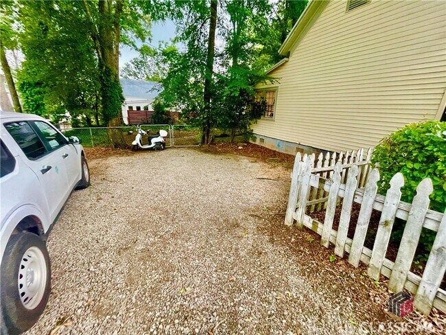 Building Photo - 895 Oconee St