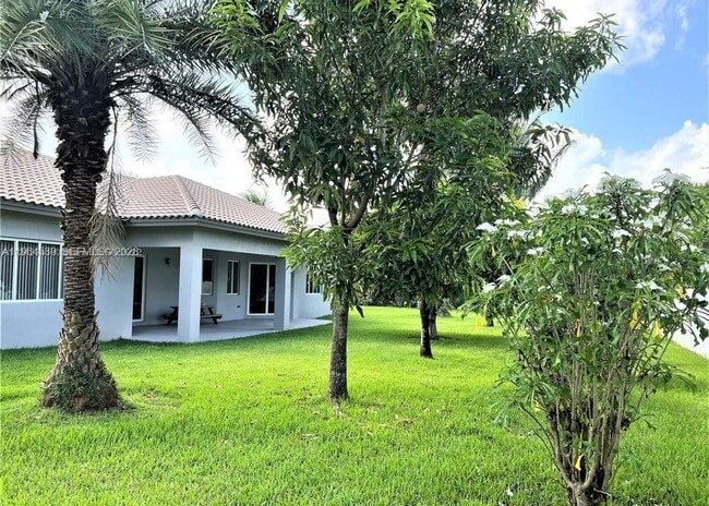 Building Photo - 27669 SW 154th Ave