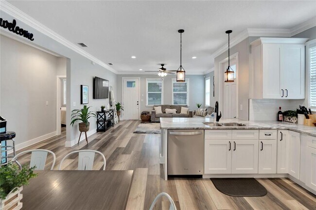 Building Photo - 3002 E 38th Ave