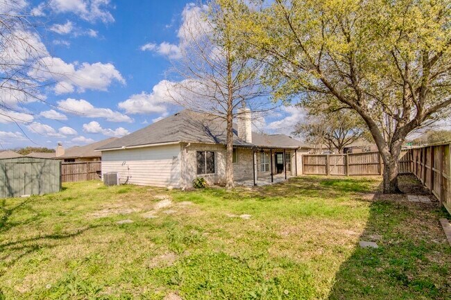 Building Photo - 13570 Miller Ln