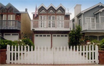 Building Photo - Golden Hills 3 Bdrm Home!