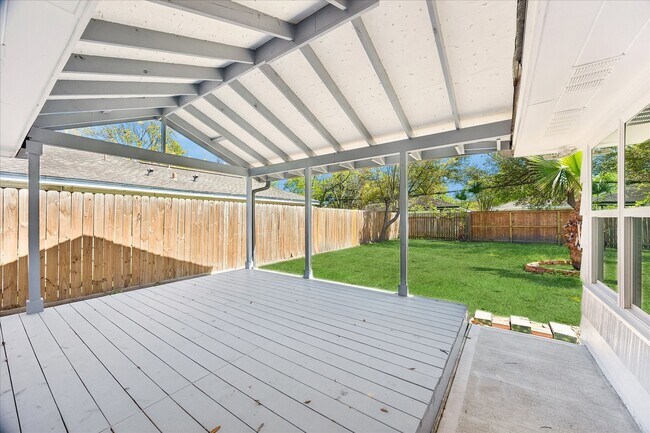 Building Photo - 8519 Hatton St