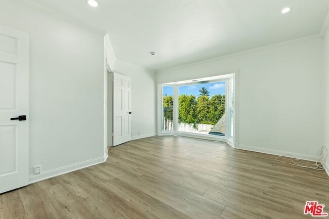 Building Photo - 4640 Laurelgrove Ave