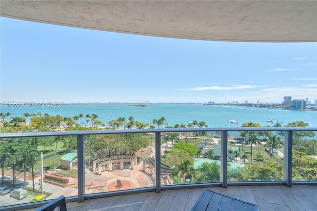 Building Photo - 488 NE 18th St