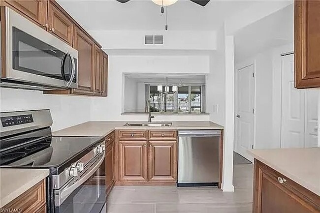 Building Photo - 18010 San Carlos Blvd