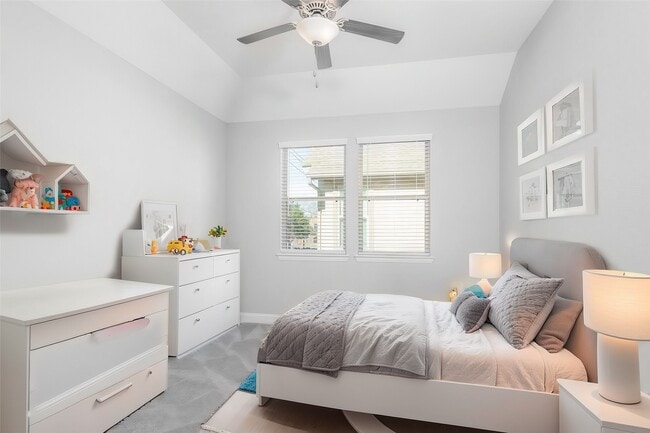 Building Photo - 1130 Shepherd Oaks Dr