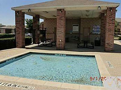 Building Photo - 900 Rose Crystal Way