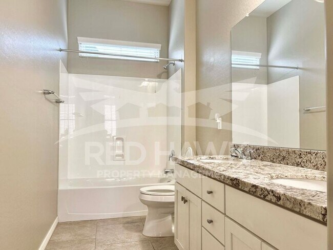 Building Photo - 3567 E Chestnut Ln