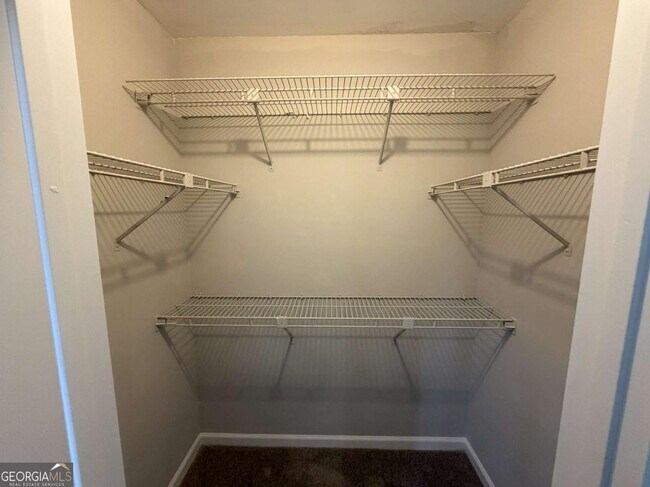 Building Photo - 2045 Fairways Ct