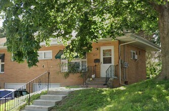 Building Photo - 453 Alpine St