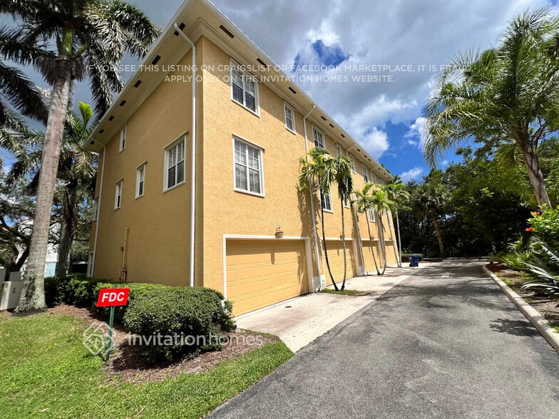 Building Photo - 806 University Blvd