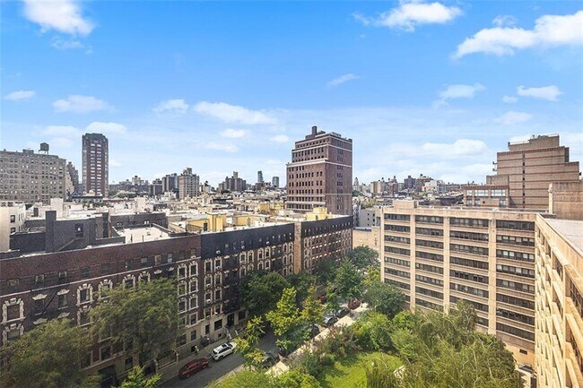 Building Photo - 300 W 110th St