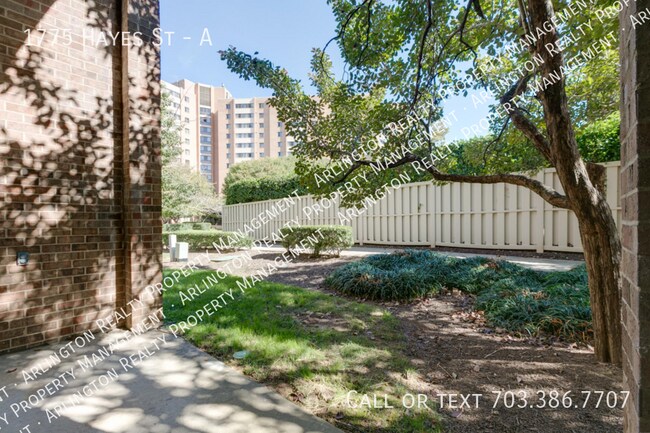 Building Photo - 1775 S Hayes St