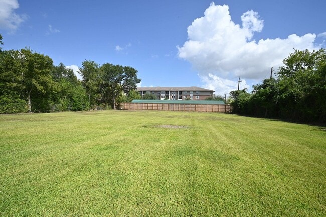 Building Photo - 14420 Westway Ln