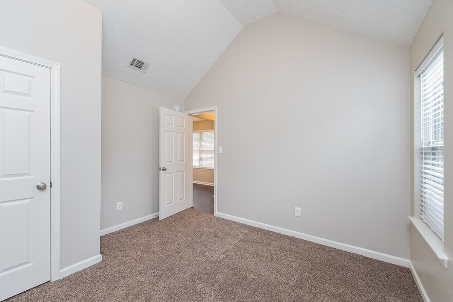 Building Photo - 109 Stoney Brook Way