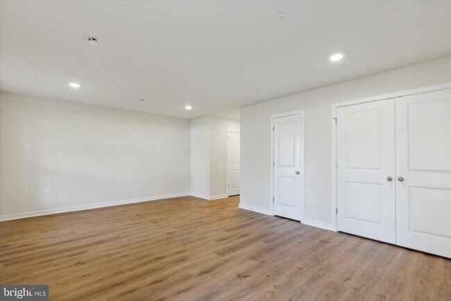 Building Photo - 308 Bennetts Ct