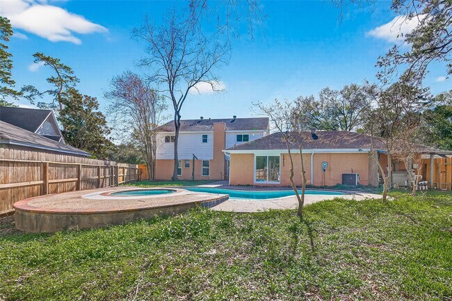 Building Photo - 6210 Rippling Hollow Dr