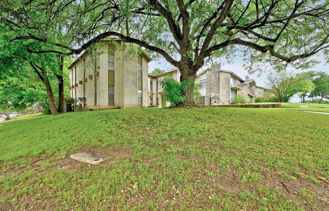 Building Photo - 1911 Woodland Ave