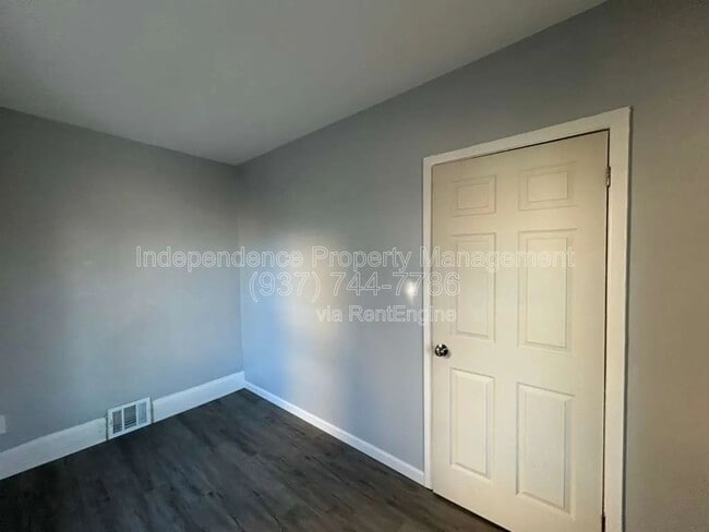 Building Photo - 200 E 31st St