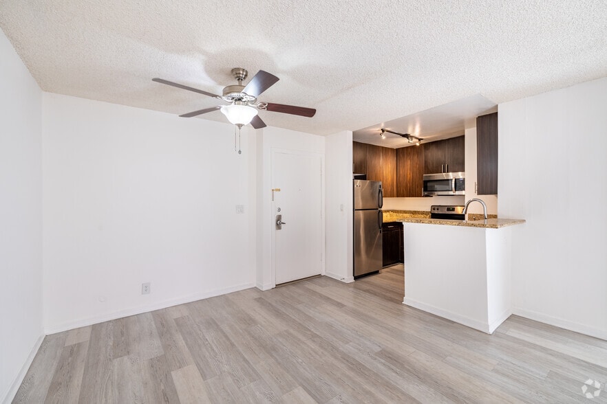 1BR, 1BA - 500SF - Dining Room - Roberts K Town Lafayette