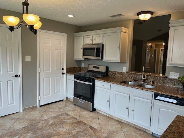 Building Photo - 19315 Ruble Dr