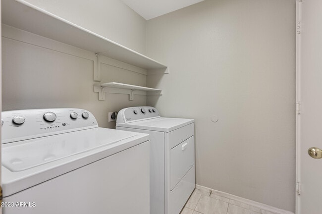 Building Photo - 7253 E Kiva Ave