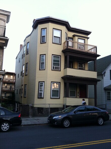 Building Photo - 901 Saratoga St