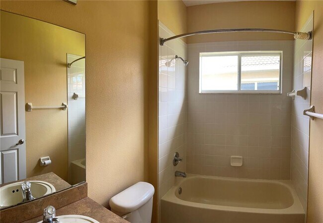 Building Photo - 1754 Altavista Cir