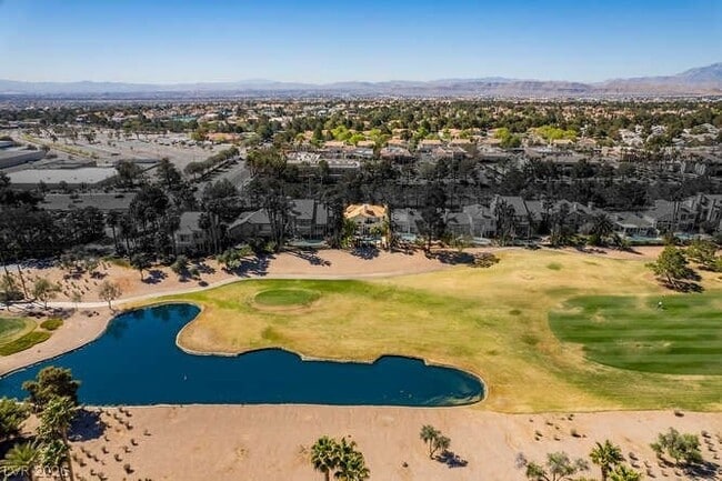 Building Photo - 8856 Rainbow Ridge Dr