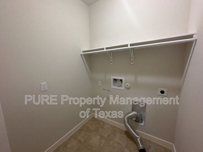 Building Photo - 2101 Rivers Edge Way