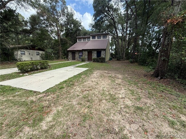 Building Photo - 2318 Colby St