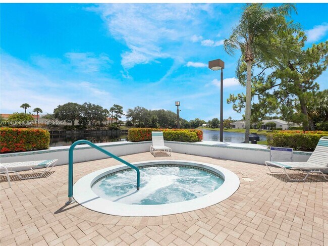 Building Photo - 2549 Egret Lake Dr