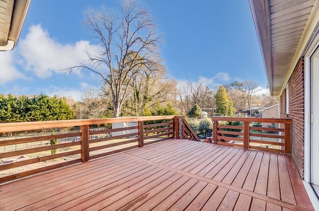 Building Photo - Beautifully Updated 4-Bed, 2.5-Bath Ranch Home in Belmont