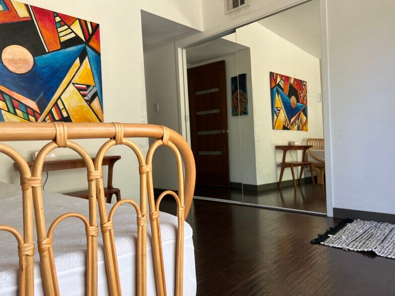 Building Photo - 5177 Carlingford Ave