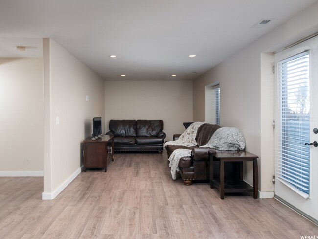 Building Photo - 1269 S 640 W