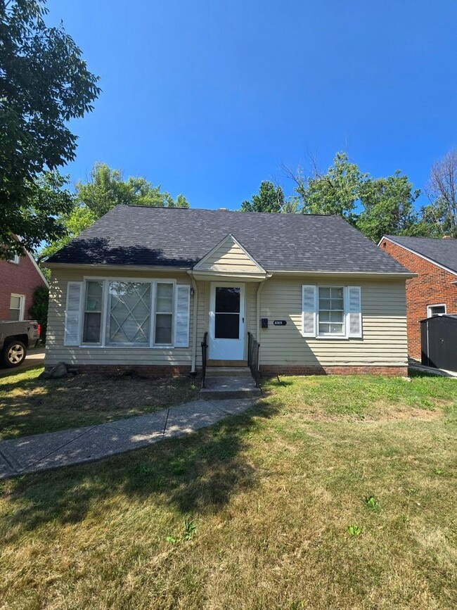 Building Photo - Partially updated spacious home