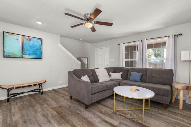 Building Photo - 907 Grants Canyon