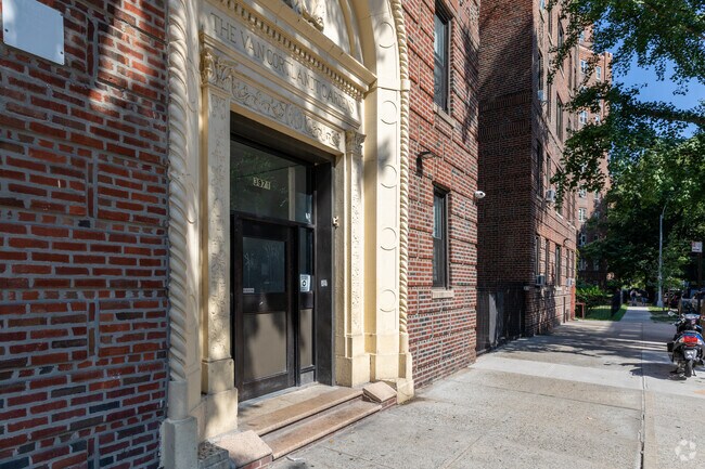 Building Photo - 3971 Gouverneur Ave
