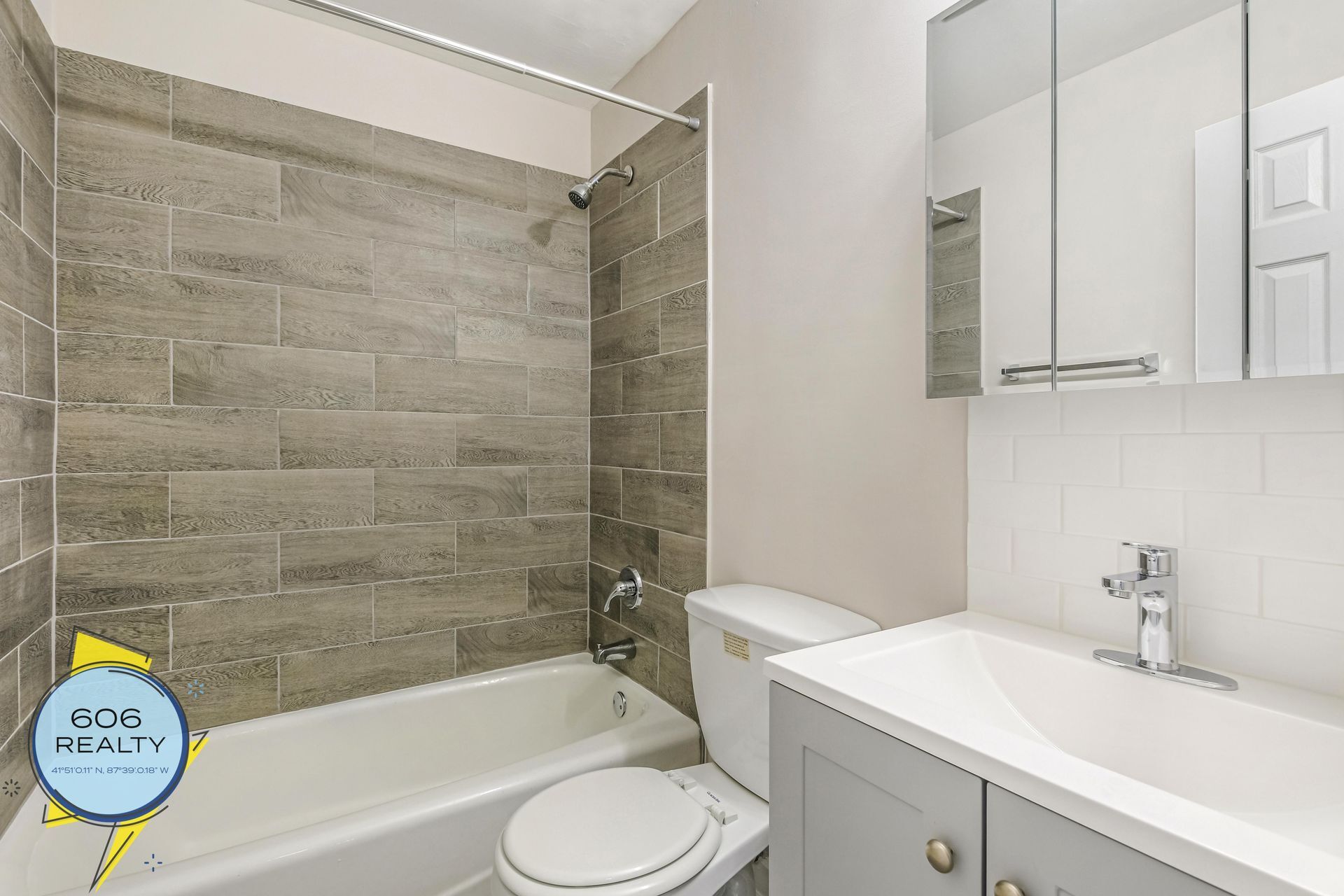 Building Photo - 3001 N Thatcher Ave