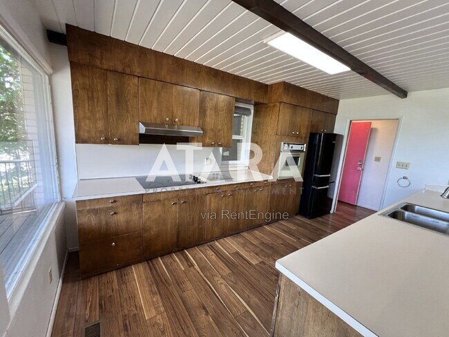 Building Photo - 270 2020 N