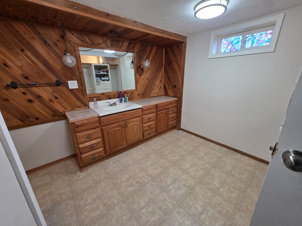 Building Photo - 4467 W 49th S