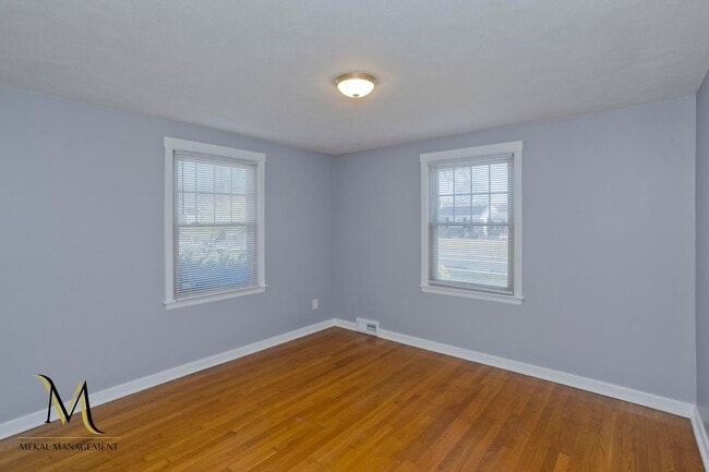 Building Photo - 3 Bedroom Single Family Home in East Forest Park Springfield, MA!