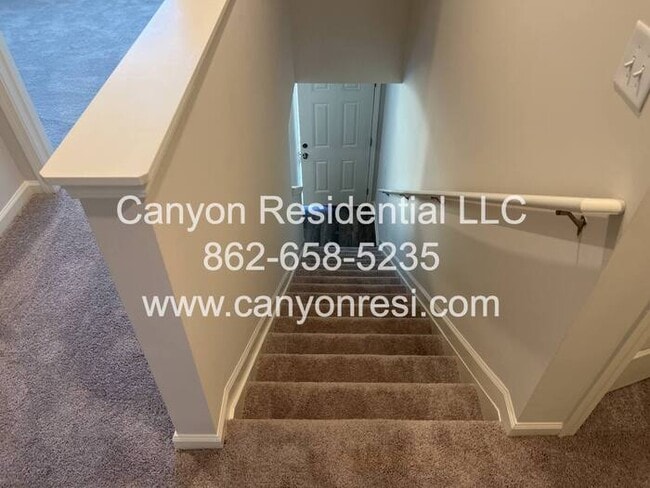 Building Photo - 535 Dayspring Dr