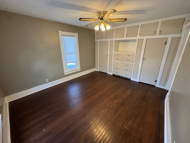 Building Photo - House available for rent