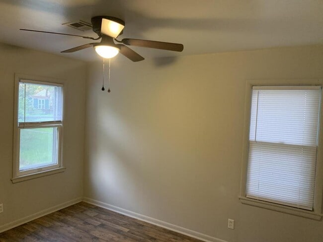 Building Photo - 1202 E 4th Ave